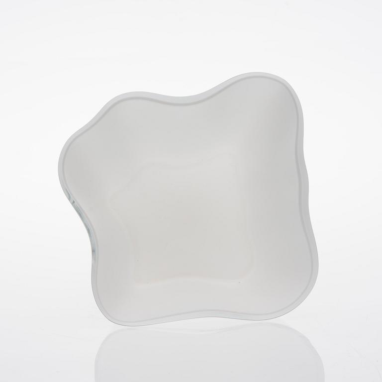 ALVAR AALTO, GLASSKULPTUR, 4 DELAR. Aalto-blomman. Sign. Alvar Aalto. Iittala 1980/90-talet.