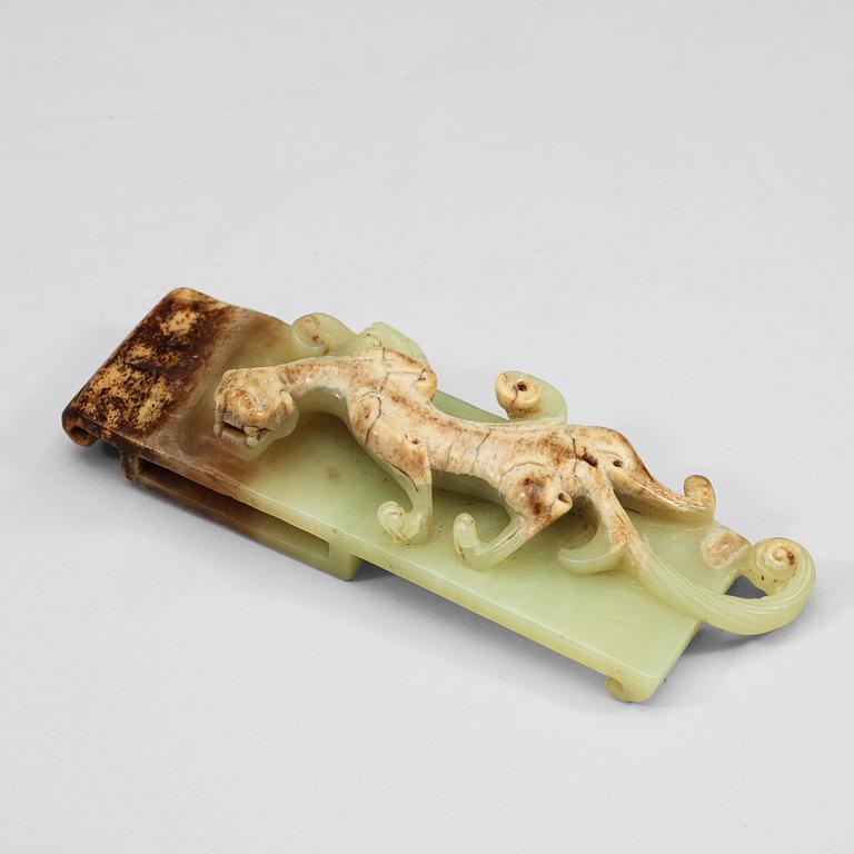 SVÄRDSFÄSTE, jade. Möjligen de krigande staternas period (475 f. Kr - 221 f.Kr).