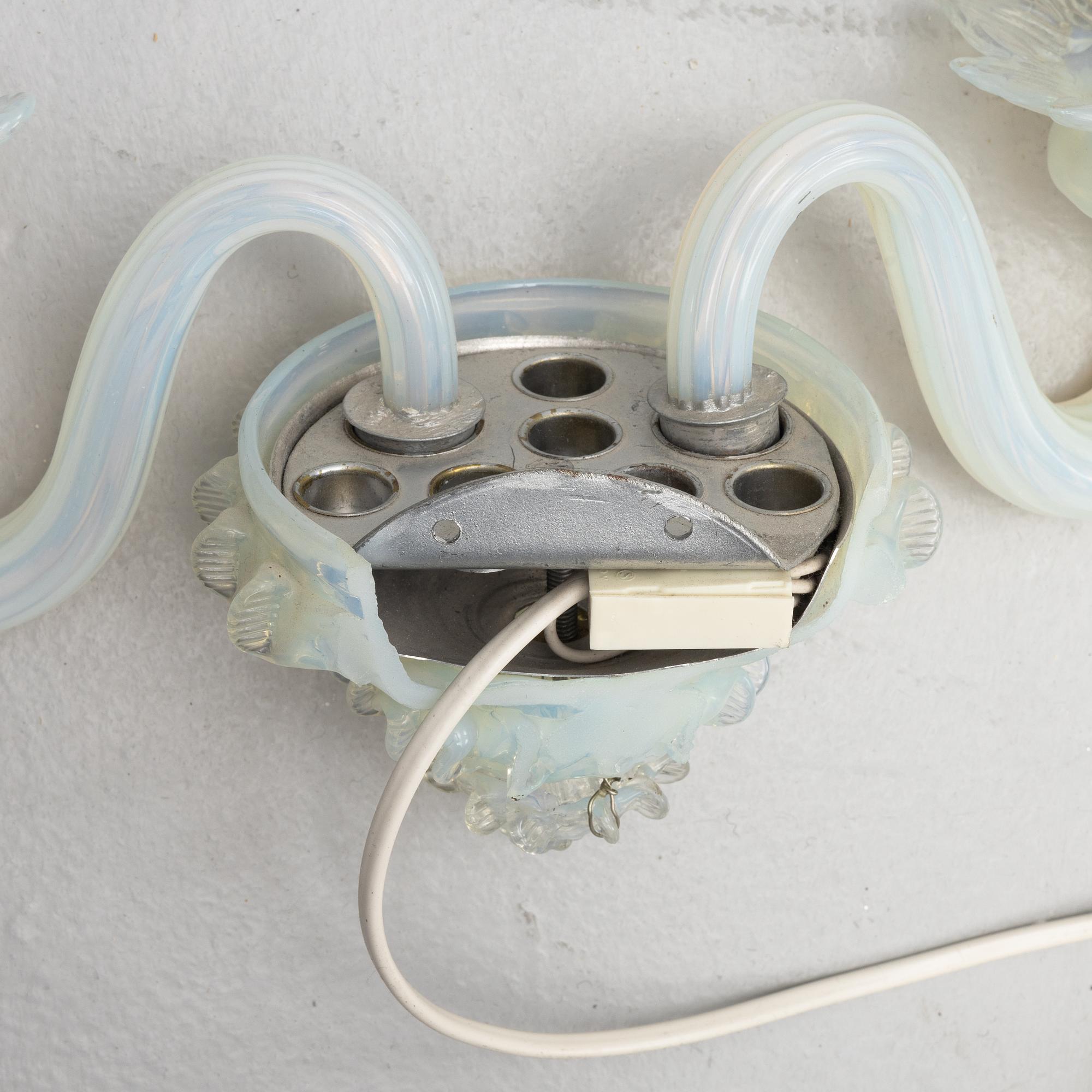 Chandelier and sconces, a pair, Italy, second half of the 20th century.