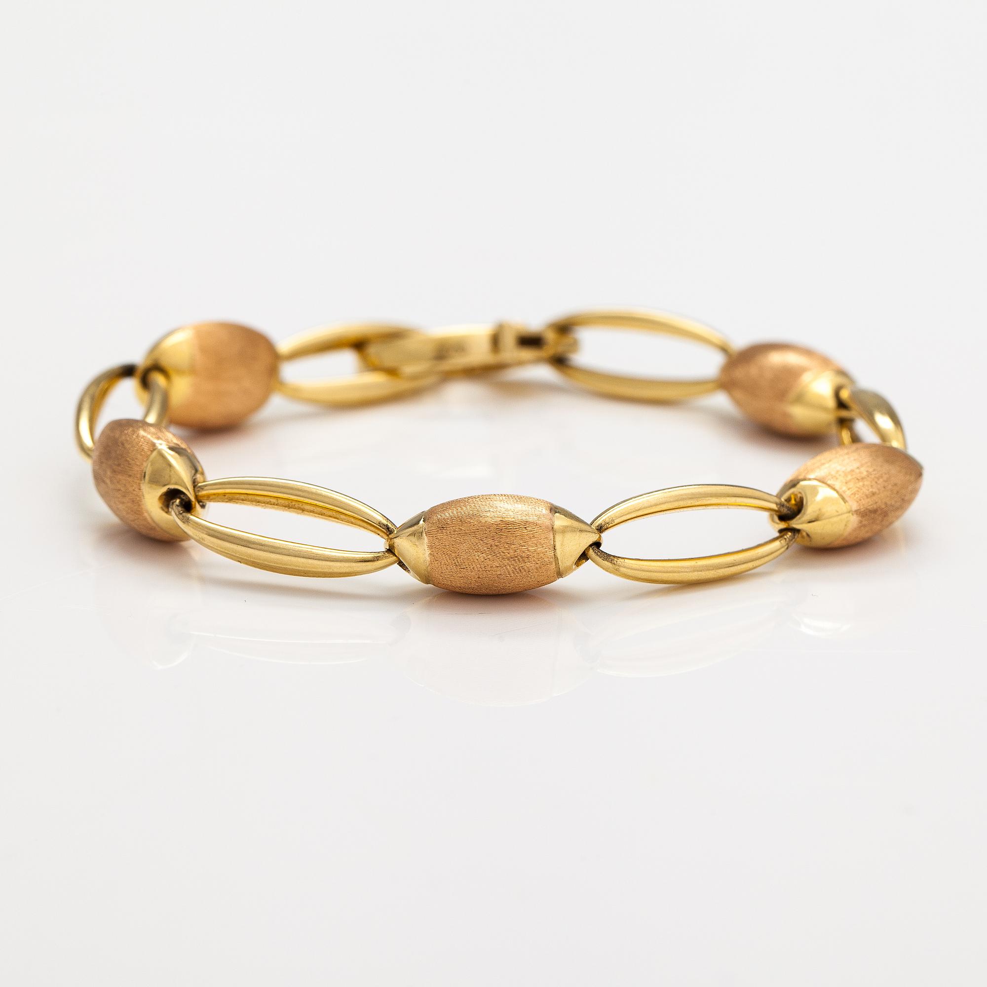 Chimento, "Accordi", an 18K gold necklace and bracelet with a diamond ca. 0.07 ct. Vicenzia, Italy.