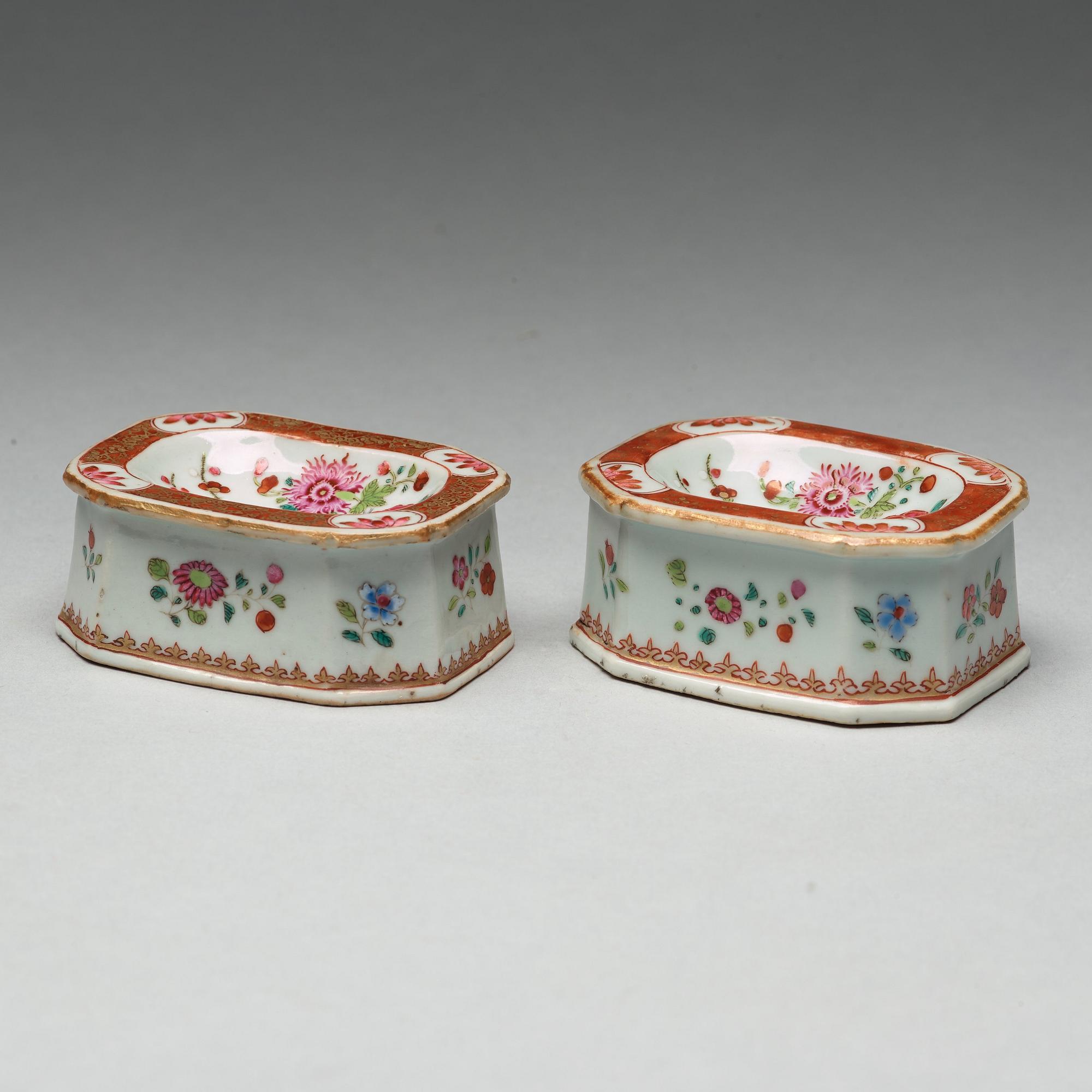 SALTKAR, ett par, kompaniporslin. Qingdynastin, Qianlong (1736-95).