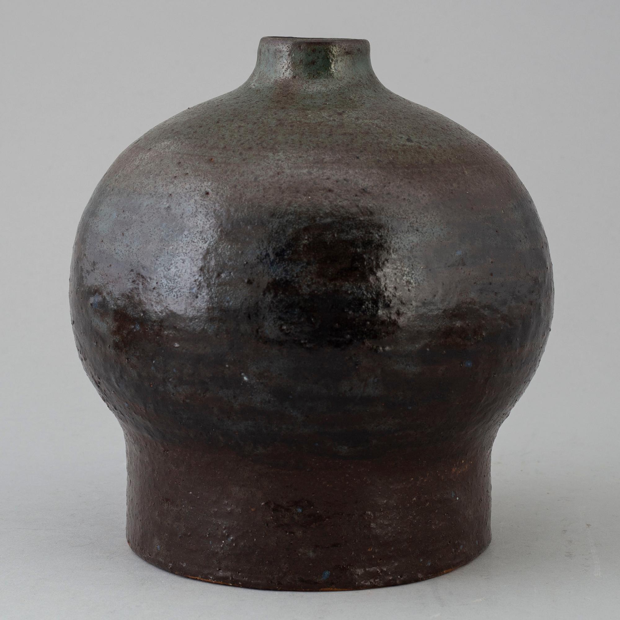 A Greta Åkesson stoneware vase, executed in Malmö Sweden 1960's.