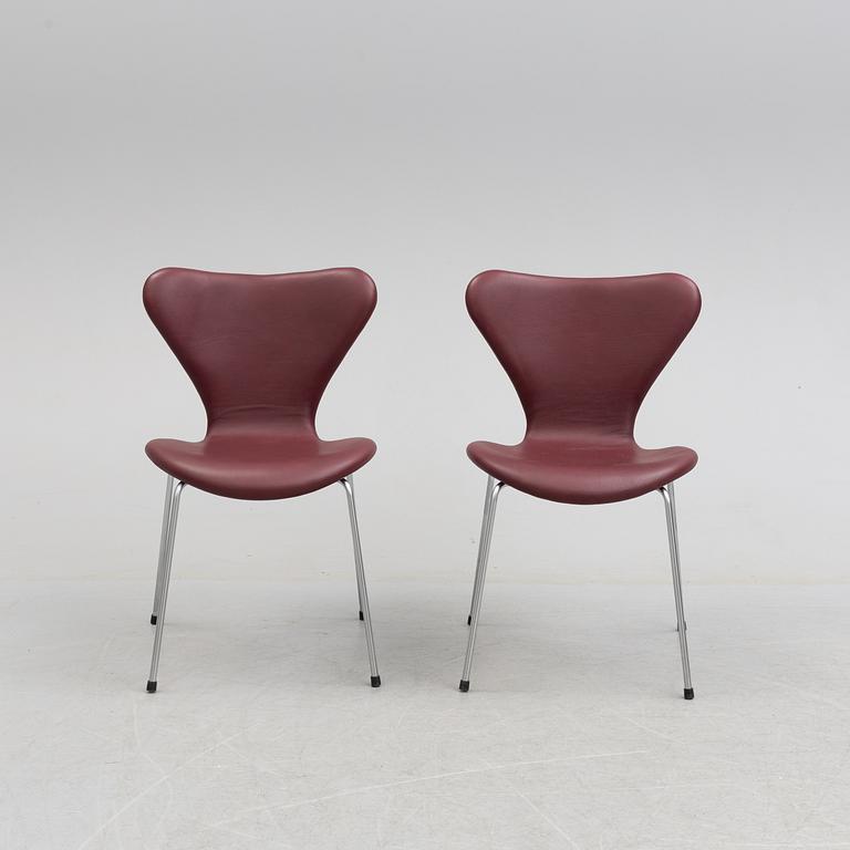 a set of six 'Sjuan' leather chairs by Arne Jacobsen, for Fritz Hansen.