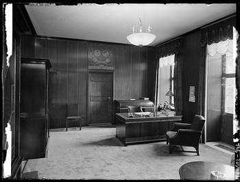 Carl Malmsten, attributed to, an imposing desk, circa late 1920s.
