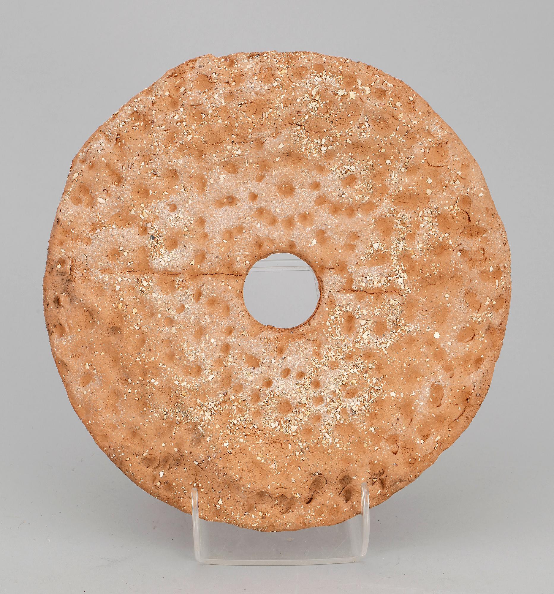 HERTHA HILLFON, skulptur, terracotta, monogramsign och dat -82.