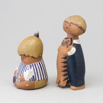 LISA LARSON, FIGURINER, två stycken, stengods, "Pelle" och "Johanna",  Gustavsberg.