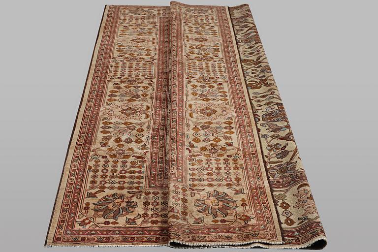 A carpet, Oriental, ca 337 x 261 cm.