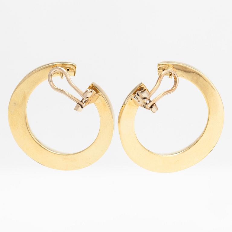 A pair of creole earrings, 18K gold. Italy.