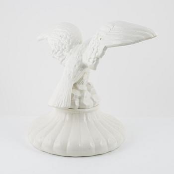 Dekorelement till kakelugn, flintgods, 1900-talets första hälft.