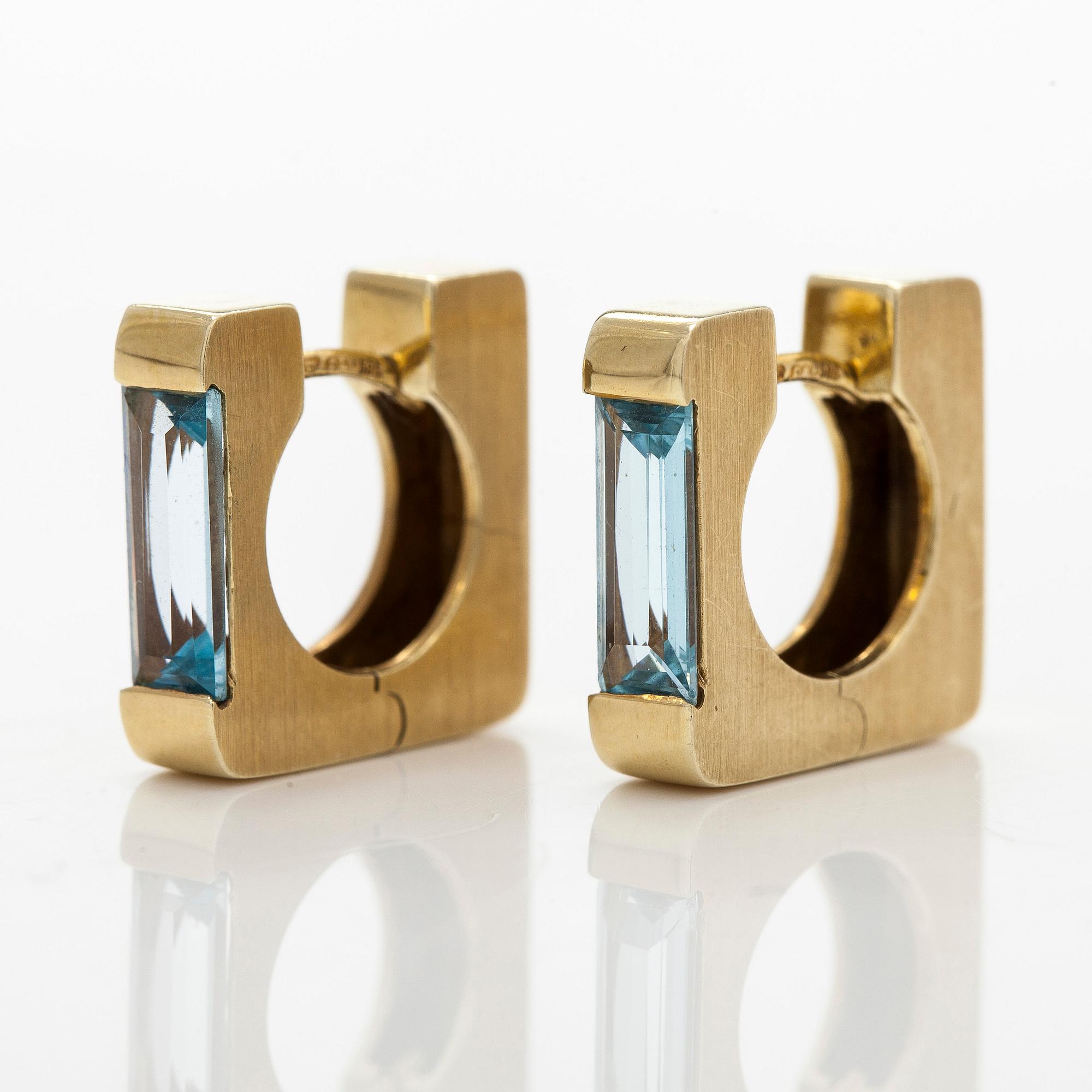 Earrings, 14K gold with topazes.