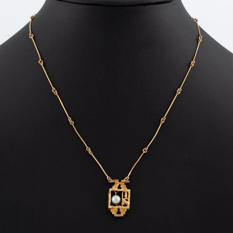 Lapponia, collier 14K guld med en odlad pärla, design Björn Weckström "Magisk pärla".