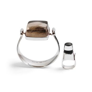 141. A Torun Bülow Hübe sterling bangle and ring, design nr 203 and 151 for Georg Jensen, Copenhagen post 1945.