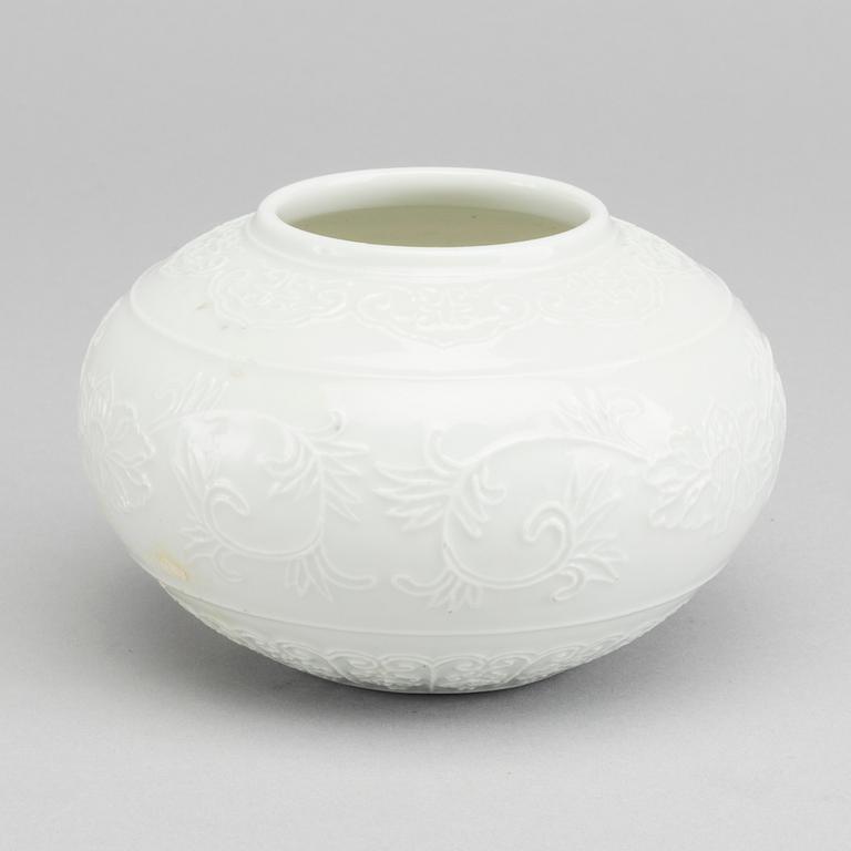 A Chinese Daoguang Blanc de Chine porcelain vase.