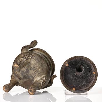 Rökelsekar med lock, brons. Mingdynastin (1368-1644).