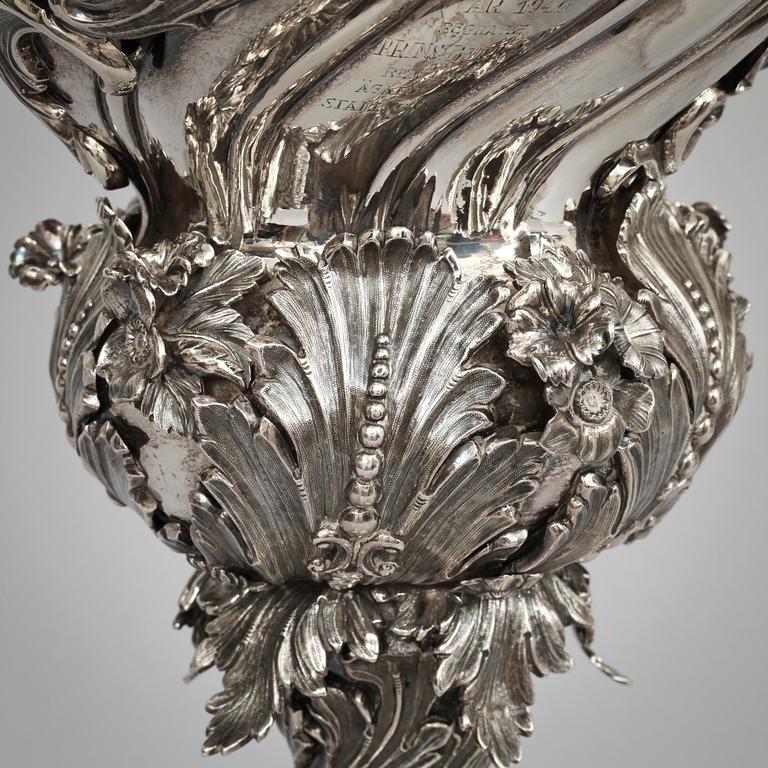 PRAKTPOKAL, silver, Gustaf Möllenborg, Stockholm 1847. Vikt c:a 3.000 g.