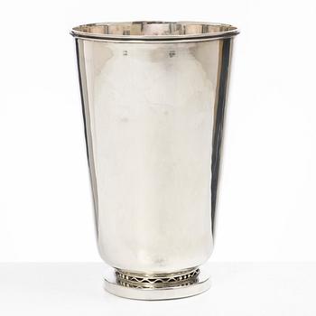 Helge Lindgren, bägare, silver, firma K Andersson, Stockholm 1943.