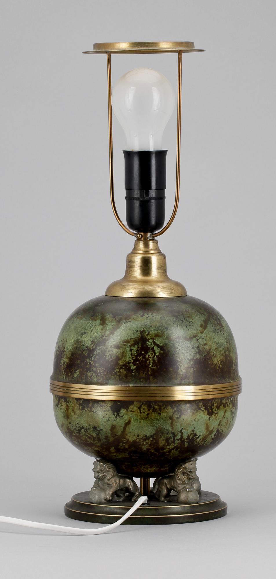 BORDSLAMPA. Art deco, 1900-talets första hälft.