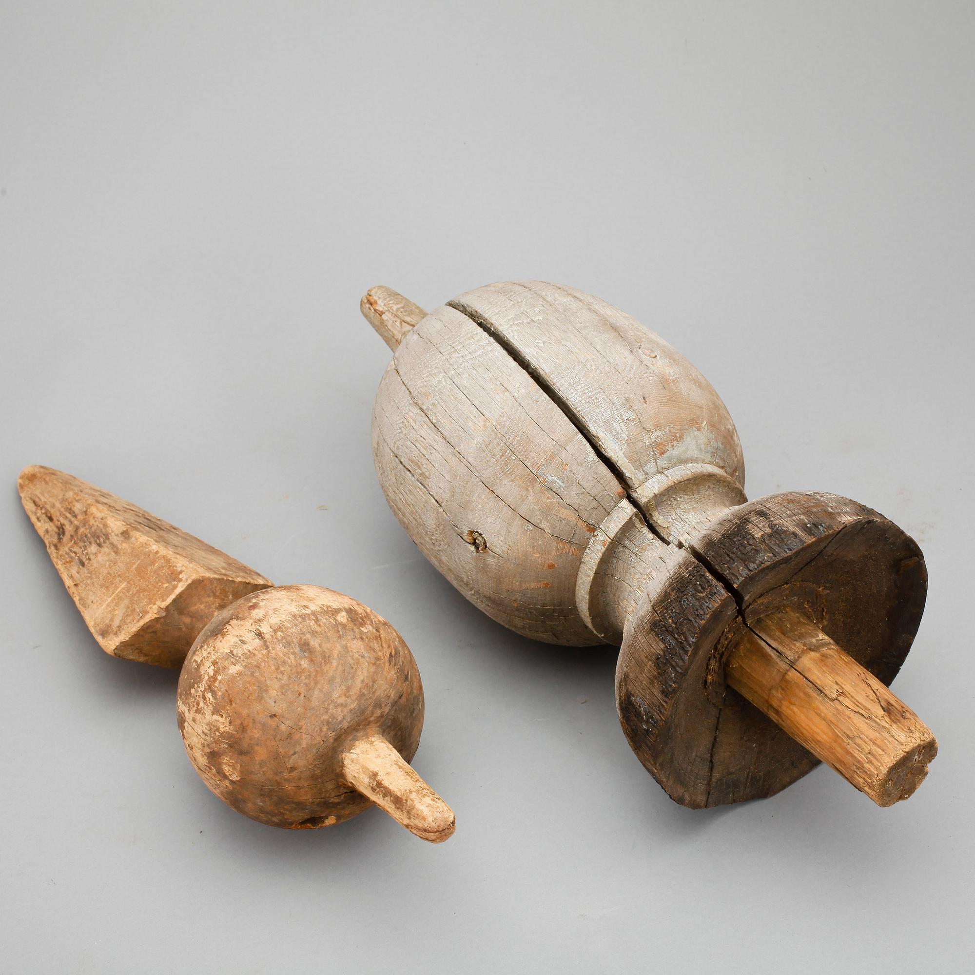 KRÖN, 2 st, allmoge, troligen 1800-tal.