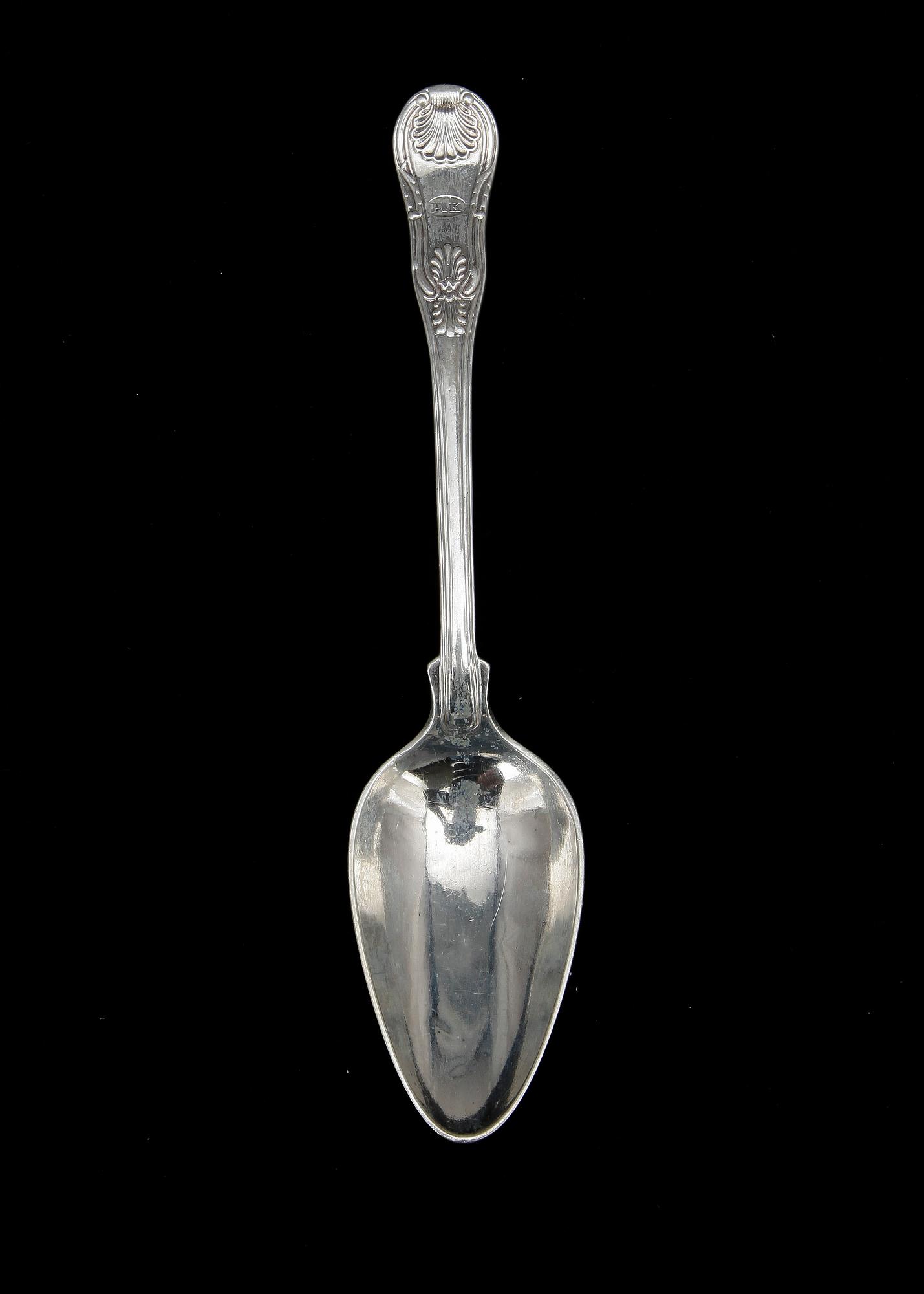 PARTI BESTICK, 17 delar, silver, "Engelsk snäck", mest Zethelius i Stockholm. Mest 1840-50-tal. Tot ca 1100 gram.