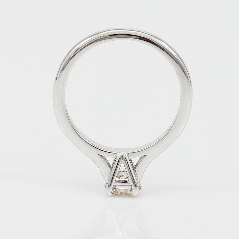 RING, solitär briljantslipad diamant ca 0,75 ct.