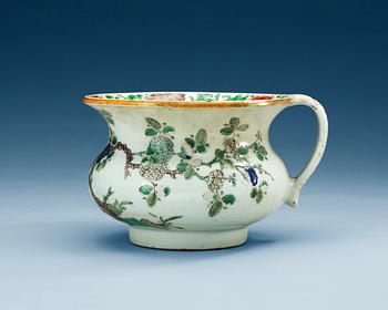 1386. A famille verte spitoon, Qing dynasty, Kangxi (1662-1722).