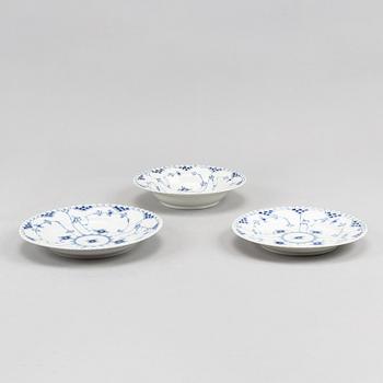17 parts of the porcelain dining service 'Musselmalet' from Royal Copenhagen.