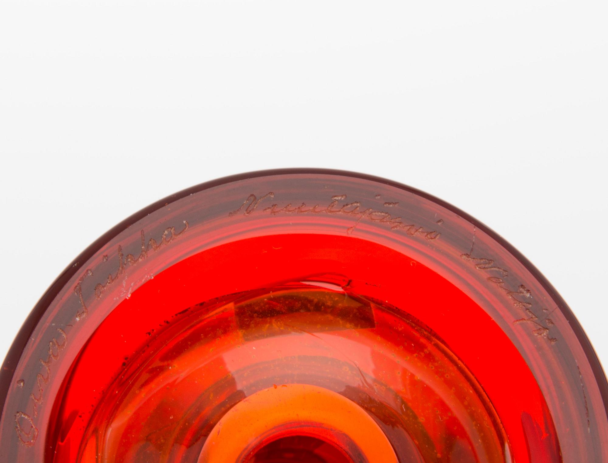 OIVA TOIKKA, LINTU. Sieppo. Sign. Oiva Toikka, Nuutajärvi Notsjö. 1970-luvun alku.