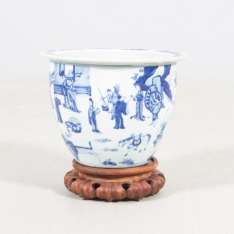 Kruka, porslin. Qingdynastin, Kangxi (1662-1722).
