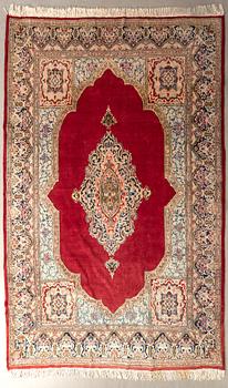 Carpet Kirman semi-antique approx. 380x275 cm.