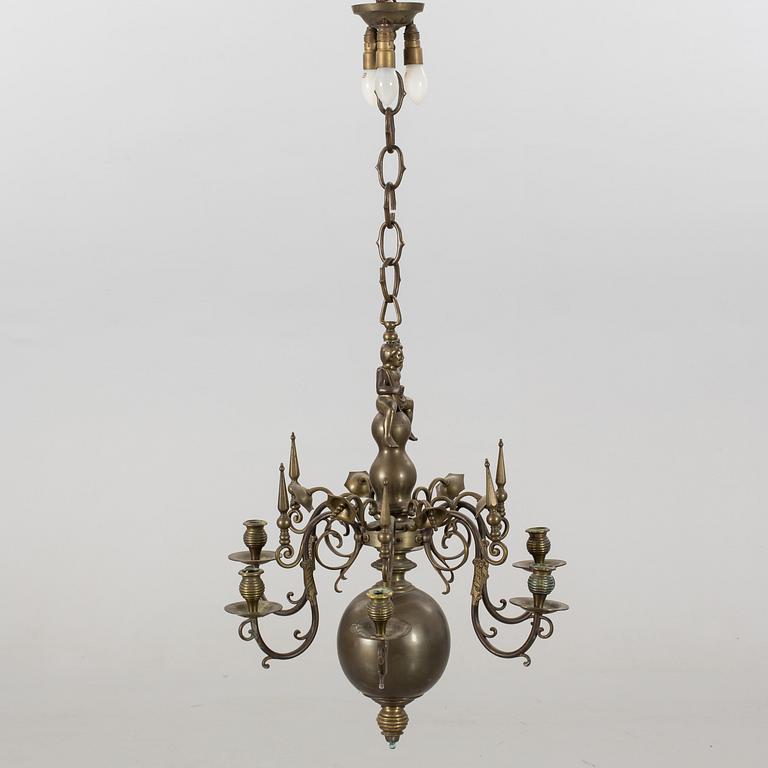 A BAROQUE STYLE CHADELIER 20TH CENTURY.
