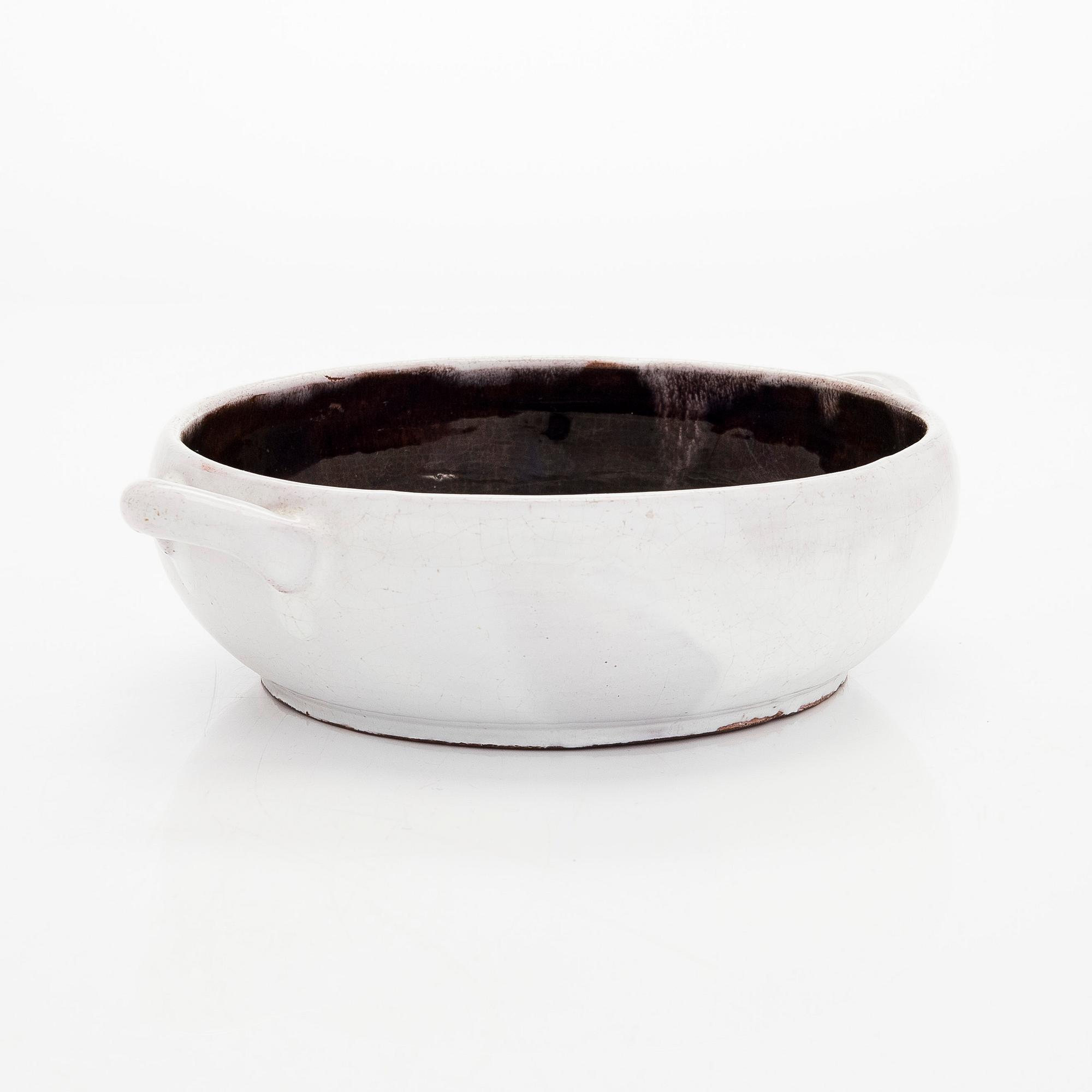 Marita Lybeck, A ceramic bowl, signed ML.