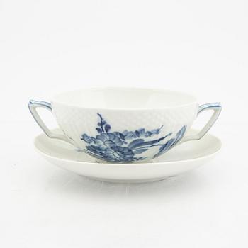 A 41 pcs Blå Blomst porcelain service Royal Copenhagen.