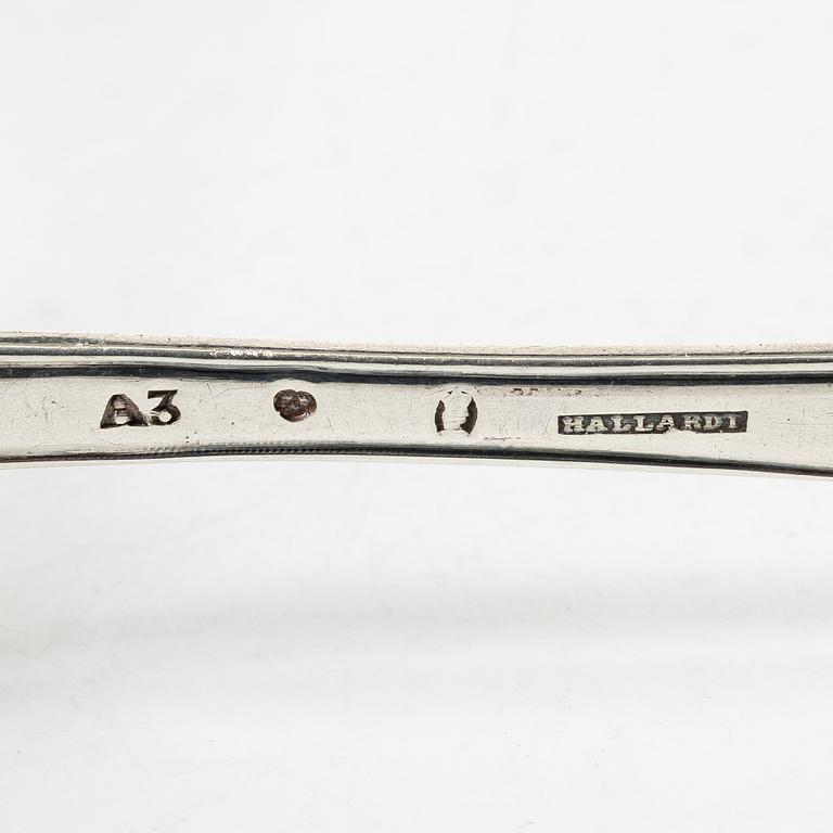 21 pieces of silver cutlery, 1807 - mid 20th century.