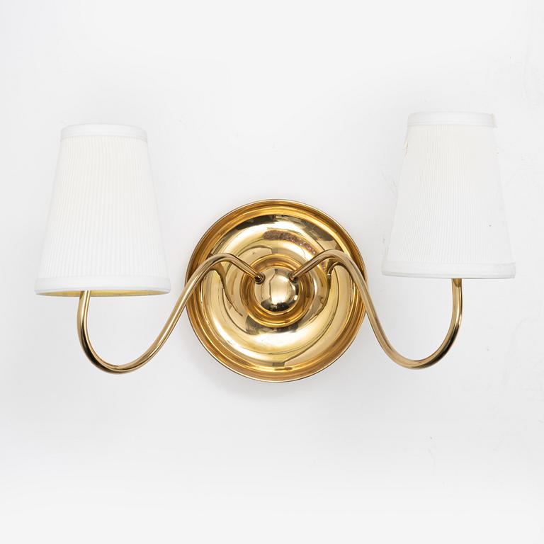 Josef Frank, a brass wall lamp, a model 2565, Firma Svenskt Tenn, Sweden.