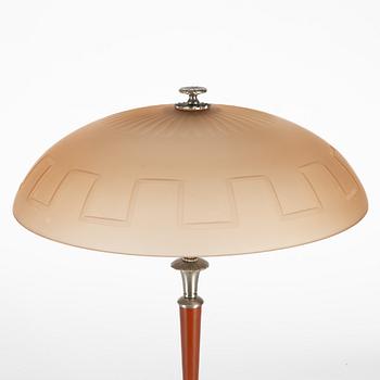 Harald Notini, bordslampa, modell "6944" med glasskärm modell "10050", Arvid Böhlmarks Lampfabrik, 1920-1930-tal.