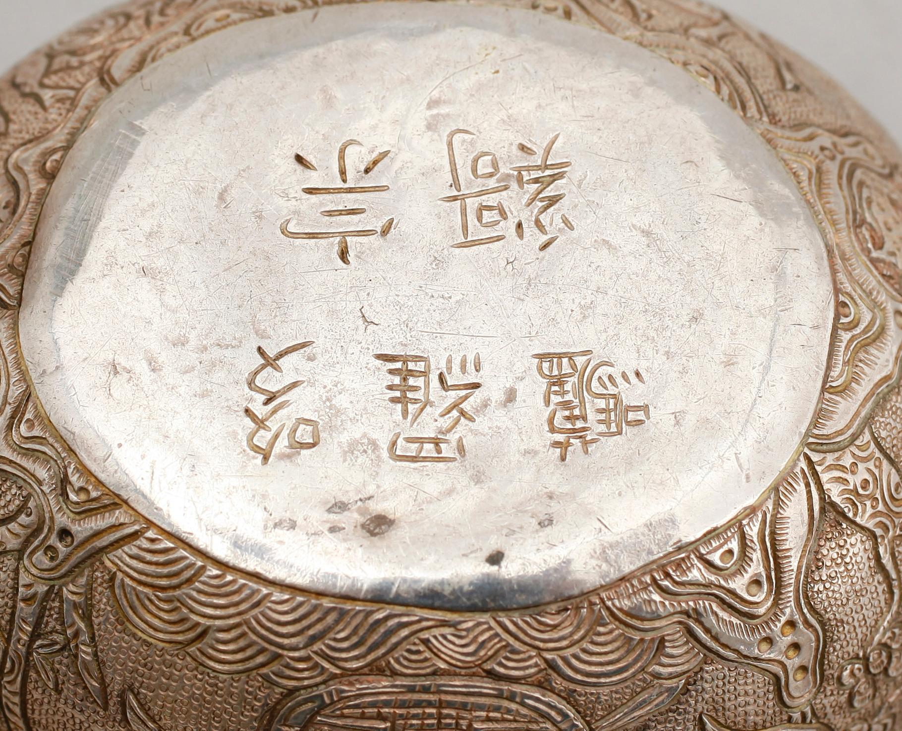 DOSA, silver, sign, Kina. Vikt ca 94 g.