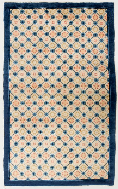 Carpet, antique, China, approx. 215 x 126 cm.