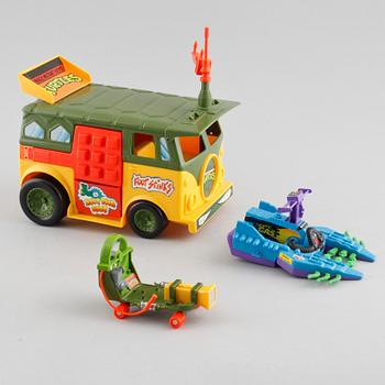 16 Teenage Mutant Ninja Turtles toys from Playmates toys, 1980s and 1990s.