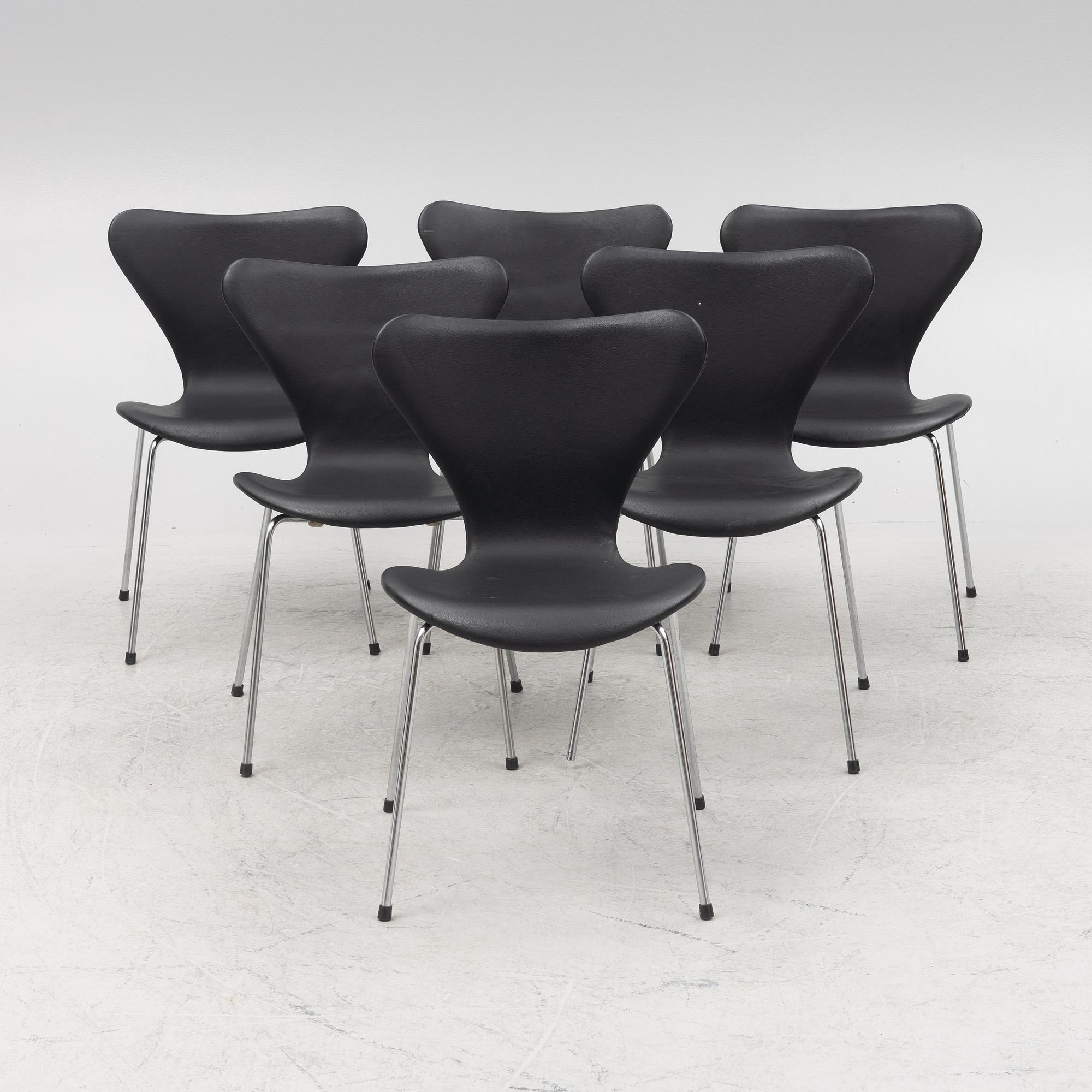 Arne Jacobsen, six 'Series 7' chairs, Fritz Hansen, Denmark, 1967 and later.