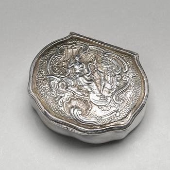 181. A Swedih mid 18th century parcel-gilt silver snuff-box, mark of Jonas Berg, Stockholm 1755.