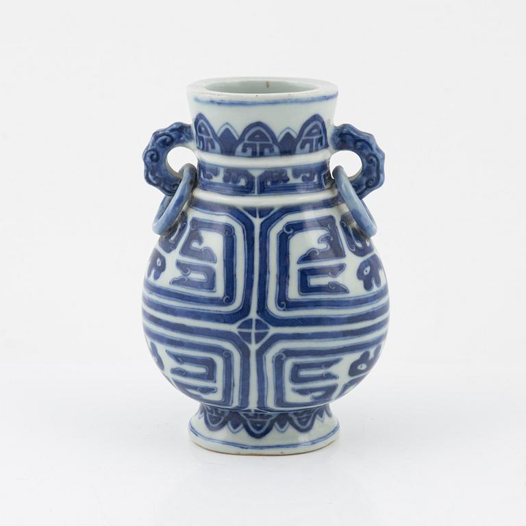 A blue and white chinese bronze shaped vase, 20th Century.