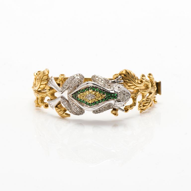 RANNEKORU, 18K valko- ja keltakultaa, timantteja n. 2.74 ct yht, vihreitä granaatteja, keltaisia safiireja.