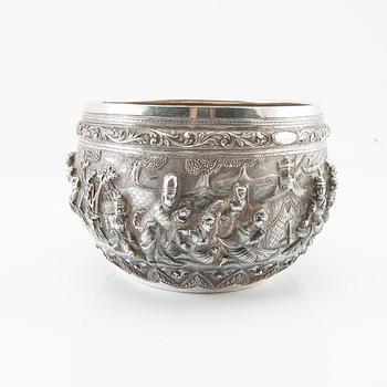 Skål, silver, 1900-talets första hälft. ostämplad märkt  Tillander (Helsingfors).