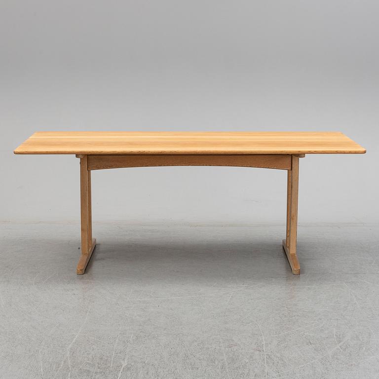 BØRGE MOGENSEN, a 'Shaker' oak table.