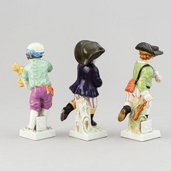 Figuriner, tre stycken, porslin. Berlin, omkring 1900.