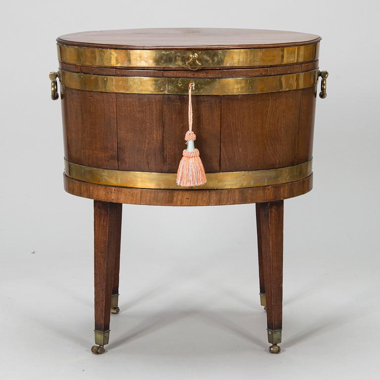 An 18th century english wine cooler.