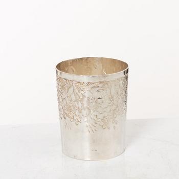 Lars Arby, A sterling silver beaker, mark of Lars Arby, Gothenburg, Sweden 1981.