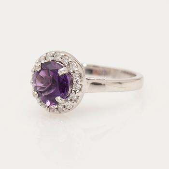 Ring, 18K white gold with amethyst and diamonds.
