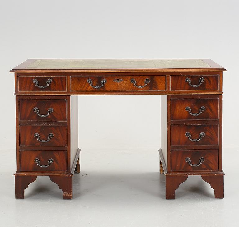 SKRIVBORD, engelsk stil, 1900-tal.