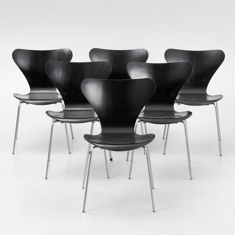 Arne Jacobsen, a set of six model 'Seven' chairs, Fritz Hansen, Denmark.